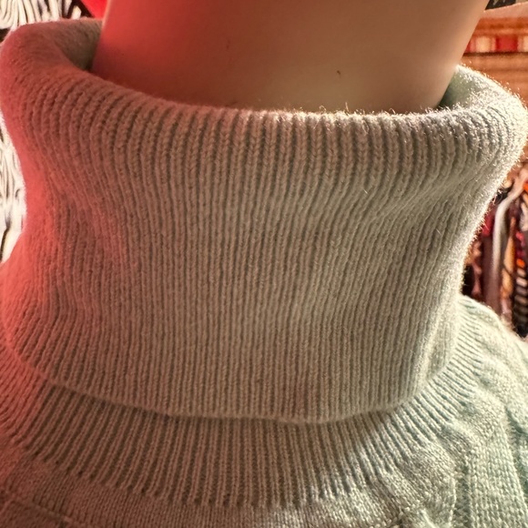JCrew matcha colored cashmere turtleneck XS - Picture 4 of 13